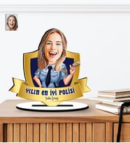 Yılın En İyi Polisi - Polisler Günü Hediyesi Karikatürlü Ahşap Biblo (Çok Renkli)