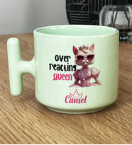 Kişiye Özel Over Reacting Queen Hediye Pastel T Kupa Arkadaşa Hediye (Yeşil)
