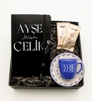 Kişiye Özel Siyah Defter &Kişiye Özel  Desenli Mavi Fincan &Kişiye Özel  Siyah Roller Kalem & Mehmet Efendi Türk Kahvesi Hediye Seti