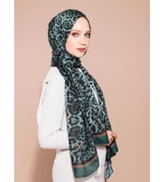 Leopar Desen Pavia Seri Şal Eşarp Askısı ile Birlikte 90X200 cm Zümrüt Yeşil-90X