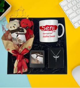 Kişiye Özel Premium Fotoğraflı Ayıcık Buketi Resimli Çay Ve Nescafe Fincanı Gümüş Kaplama Melek Kolye Siyah Masaüstü Çerçeve