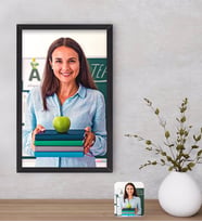 BK Gift Kişiye Özel Kadın Öğretmen Yağlıboya Tasarımlı Dekoratif Ahşap Siyah Çerçeveli Tablo-1