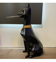 Tepsi Tutan Doberman Köpek Biblo Heykel