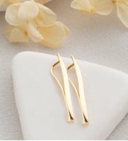 925 Ayar Gümüş Gold Kaplama Dalgalı Çubuk Model Küpe (Pembe)