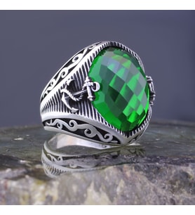 925 Ayar Gümüş Yeşil Zirkon Taşlı Çapalı Oval Erkek Yüzük