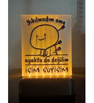 Kişiye Özel İsimli Hediyelik Kablolu Led Lamba - M8 - Yıkılmadım ama ayakta da değilim (Amber)