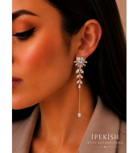 İpekish Gold Renk Zirkon Taşlı Çiçek Model Sallantılı Küpe Çivi Model Kadın Çelik Küpe