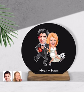 BK Gift Kişiye Özel Sevgililer Karikatürlü Yuvarlak Ahşap Biblo-15