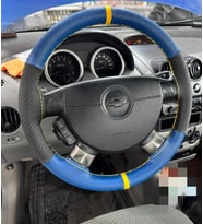 DİKİŞLİ DİREKSİYON KILIFI MAVİ DERİ KARBON DERİ SARI YÜZÜK SARI DİKİŞLİ CHEVROLET AVEO İÇİN