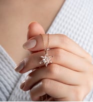 Silvano Jewelry 925 Ayar Gümüş Beyaz Lotus Çiçeği Kolye