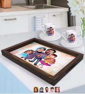 BK Gift Kişiye Özel Aile Karikatürlü Doğal Ahşap Tepsi ve 2’li Kahve Fincan Seti-9