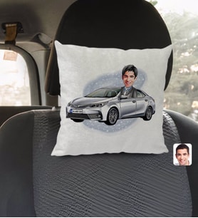 BK Gift Kişiye Özel Plakalı Erkek Toyota Corolla Karikatürlü Kare Araç Koltuk Yastığı-1