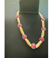 PEMBE CAM BONCUKLU AHŞAP KADIN KOLYE BOY 24 CM