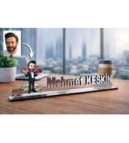 Kişiye Özel Galerici Karikatürlü 30 cm Ayna Pleksi Masaüstü İsimlik - Müdüre Hediye Terfi ve Ofis Hediyesi