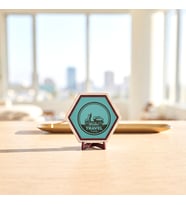 Şık Klasik Motorsiklet Desenli ve Travel Time Yazılı Masaüstü Aksesuarı Çalışma Alanlarınıza Estetik Katan Modern Özel Tasarım Ürün 10x10 cm
