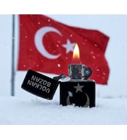 Kişiye Özel İsimli Benzinli Çakmak  Lazer Kazıma Türk Bayrağı & İsim  Özel Hediye