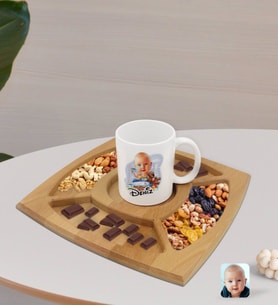 BK Gift Kişiye Özel Bebek Doğum Günü Karikatürlü Beyaz Kupa ve Doğal Masif Ahşap 4 Bölmeli Sunum Tabağı Çerezlik Hediye Seti-1