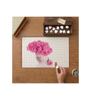 Vazoda Pembe Gül Buketi Tasarımı 240 parça Ahşap Puzzle Ahşap Kutuda MP00479
