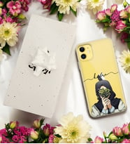 Çiçekli Kız Tasarımlı Kişiye Özel Şeffaf Telefon Kılıfı (Tüm Telefon Modelleri Mevcuttur.) - Hediye Kutulu
