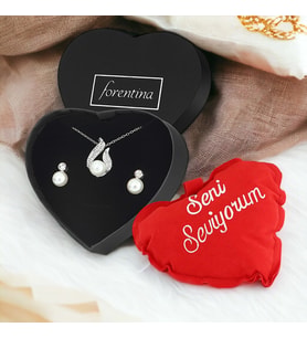 Forentina İnci Modeli Kolye Küpe Kalpli Yastık Hediye Set PS3417