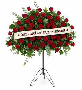 Kırmızı Güllerden Hazırlanmış Ferforje Aranjmanı