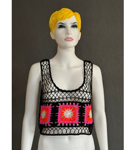 RENKLİ MOTİFLİ FİLE CROP BÜSTİYER (Pembe)
