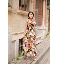 Madonna Yaka Viskon Kumaş Çiçek Desenli Yazlık Elbise ( Standart Beden S/M/L/XL Beden Uyumlu)  (Krem)