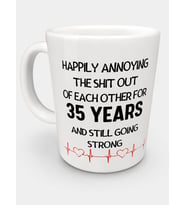 35. Yıl Evlilik Kupası – Komik Çift Kahve Kupası, Anniversary Mug, Seramik Baskılı Hediye Kupa, Eşler İçin Eğlenceli Tasarım