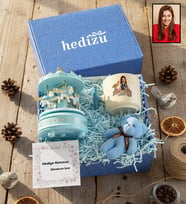 Kişiye Özel Karikatürlü Paris Aşığı Arkadaşa Hediye Hediye Kutusu - Kişiye Özel T Kupa, Atlı Karınca Müzik Kutusu, Peluş Anahtarlık Doğum Günü Hediyesi