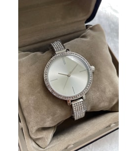 Modern Kadınların Tercihi: Gümüş Renk Premium Taşlı Kadın Kol Saati Özel Kutusunda Gönderilecektir Hediyelik İndirimli Kampanyalı Garantili Avantajlı Kuponlu Tarz Şık Unisex Vintage Çelik Metal Tasarım Genç Lüks Moda Trend Su Geçirmez SevgiliEşÇift