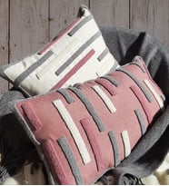 Mi-Knitting, İkili Kırlent Takımı, Punch Nakışı Kırlent, Elişi Kırlent Takımı, 2li Kırlent Takımı, Punch Kırlent Seti, Tasarım Kırlentler, Pembe krem kırlent kılıfı