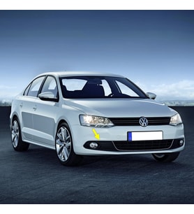 VW Jetta 2011-2014 Ön Tampon Sağ Sis Farı Çerçevesi 5C6853666A