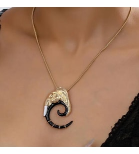Gold Siyah Renk Detaylı Fil Model Tasarım Kolye
