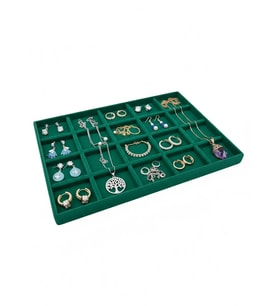 Üsküp Model Süet Kumaş Yeşil Renkli 34/24 cm 20 Bölmeli Takı Sergileme Tablası