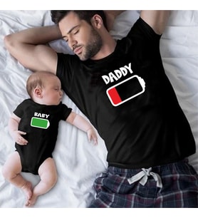 Babaya Hediye Pil Tasarım Siyah Tshirt Zıbın Kombini