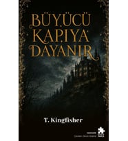 Büyücü Kapıya Dayanır