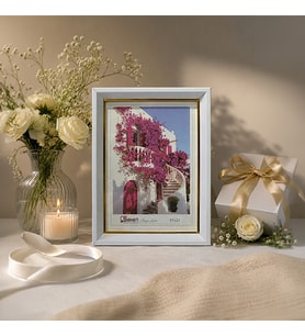 Modern Beyaz Altın Şeritli Masaüstü Fotoğraf Çerçevesi 15x21 cm