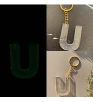 U Harfi Fosforlu Neon Yeşil Renk Parlak Simli Gold Aksesuarlı Anahtarlık El Yapımı Epoksi Hediyelik