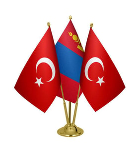 Masa Üstü Moğolistan Bayrağı Türk Bayrağı Üçlü Pirinç Direk Masa Bayrak Seti