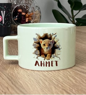 Kişiye Özel 3D Efektli Tatlı Çita Baskılı Hediye Pastel Fincan İsimli İsim Yazılı (Yeşil)