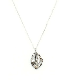 925 ayar Gümüş Yaprak Modeli Charm Kolye (Gümüş)