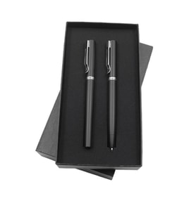 Metal Yazılı Karton Kutulu Premium Roller-Tükenmez Kalem Seti ( İsim yazılabilir) (Siyah)