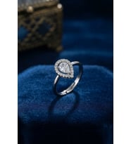Ayarlamalı Silver Renk Metal Zirkon ve Kristal Taşlı Damla Model Yüzük