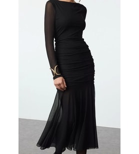 Moda Stil Fitted Kayık Yaka Midi Boy Vücuda Oturan Tül Elbise (Siyah)