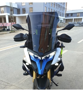 MOTOCAM Voge DSX 525 Ön Cam 2023-2026 Model 56cm Siyah Renkli 4mm SPORTİF MODEL