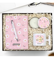 Kişiye Özel Tasarım Defter & Beyaz Metal Kutulu Mum & Gümüş Renk Detaylı Beyaz Tükenmez Kalem & Kişiye Özel Fincan Hediye Seti (Model 1)