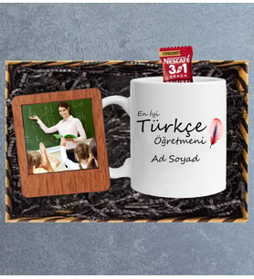 Öğretmenler Gününe Özel En İyi Türkçe Öğretmeni Tasarımlı Kupa Bardak Ahşap Çerçeve Seti