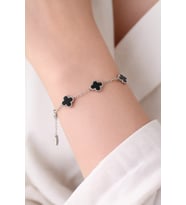 Gümüş Renk Yonca Desenli Minimal bileklik (Siyah - Gümüş)