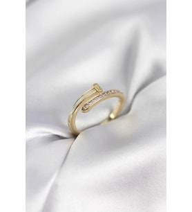 Zirkon Taşlı Gold Renk Yassı Çivi Model Kadın Yüzük