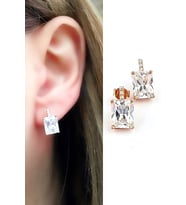 Pırlanta parlaklığında Swarovski Taşlı 925ayar Gümüş Üzerine Rose Altın Kaplama Baget Küpe
